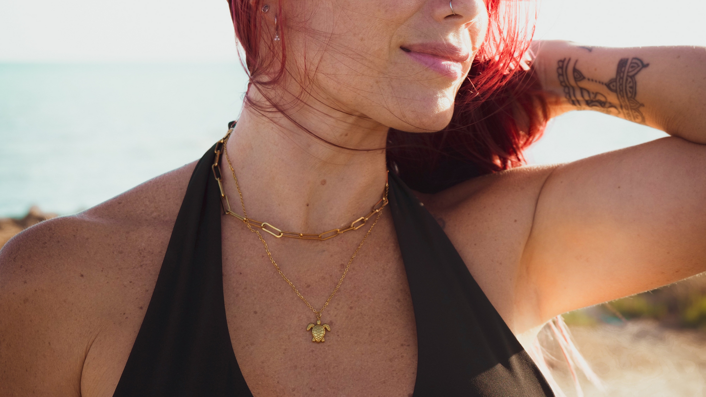 Collar Kaona — Tortuga Marina Bañado en oro 18k