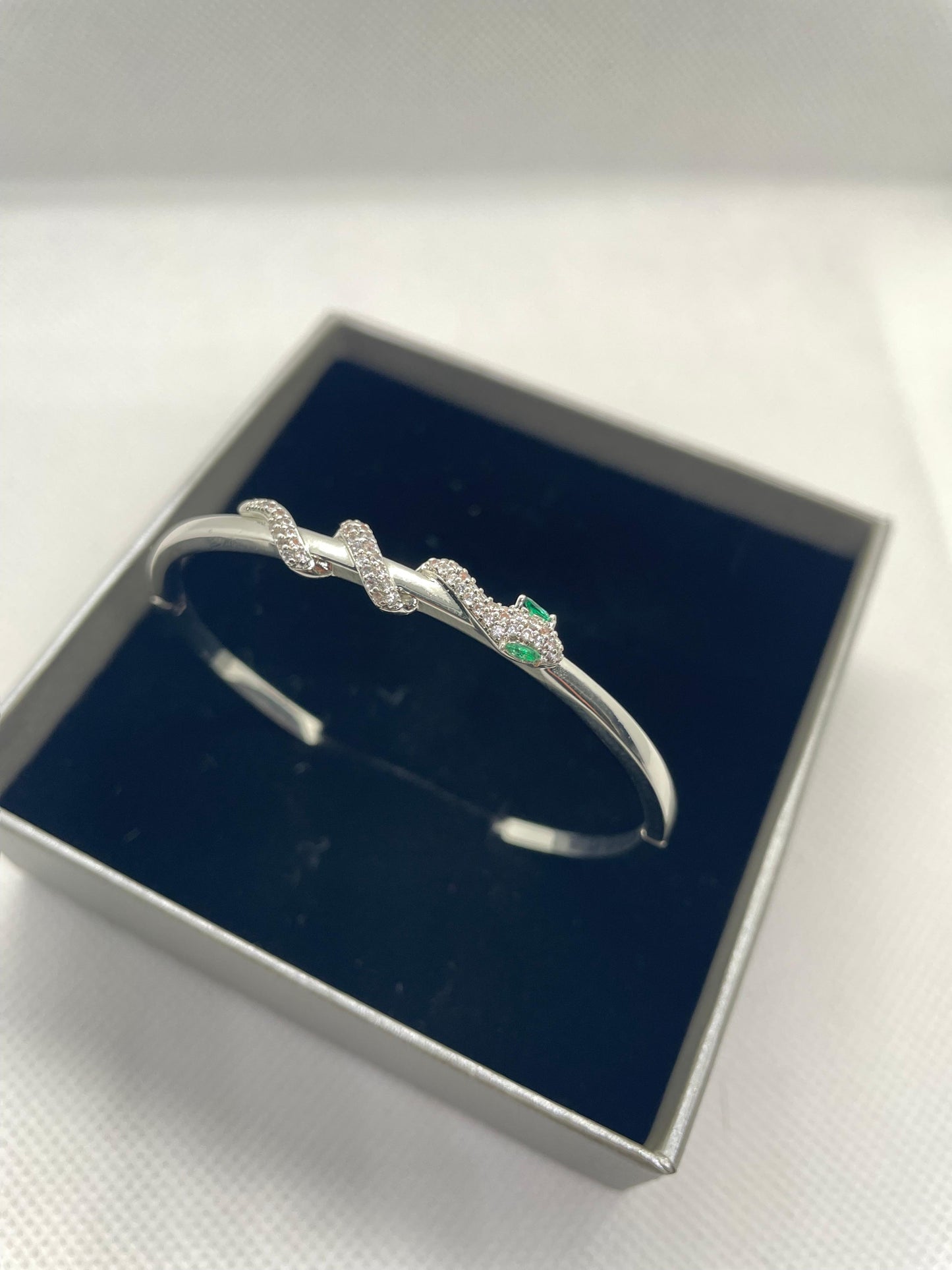Brazalete Ophira + pendientes sublime de regalo