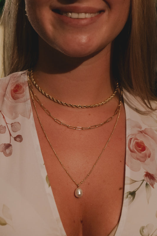 💛  Pack Duo Dorado!: Collar Aluna + Pendientes Amora geométricos  Oro